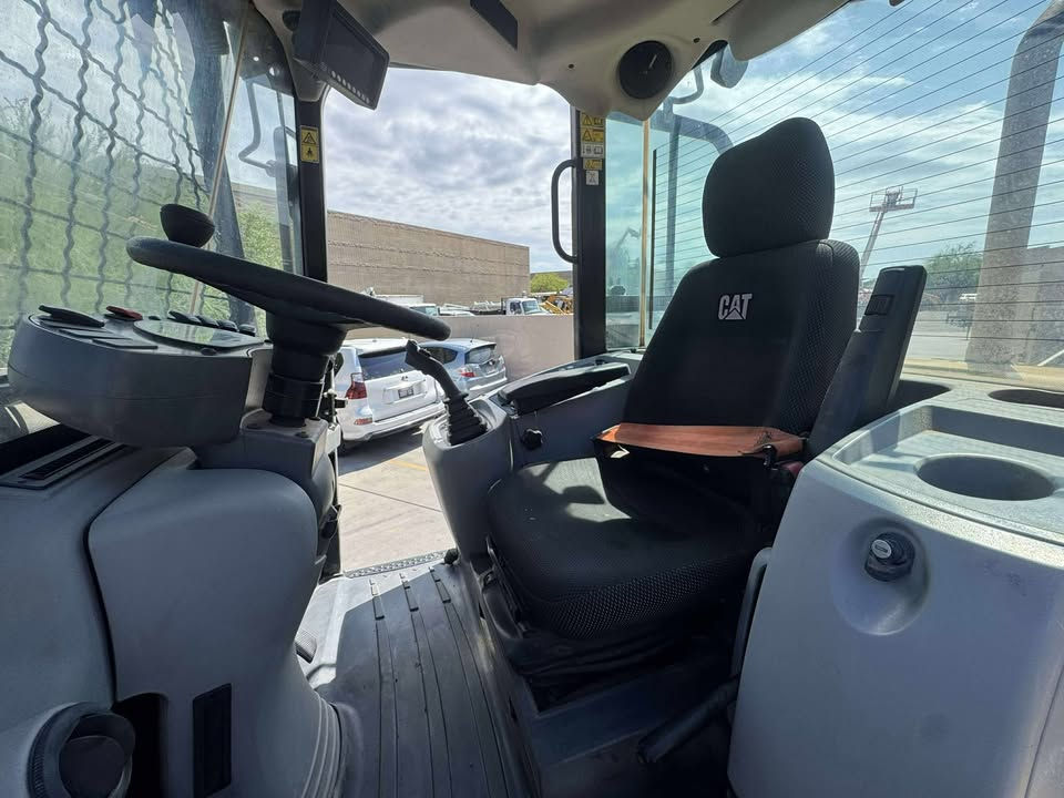 Thumbnail: 2020 CAT 914M Compact Loader Enclosed Cab