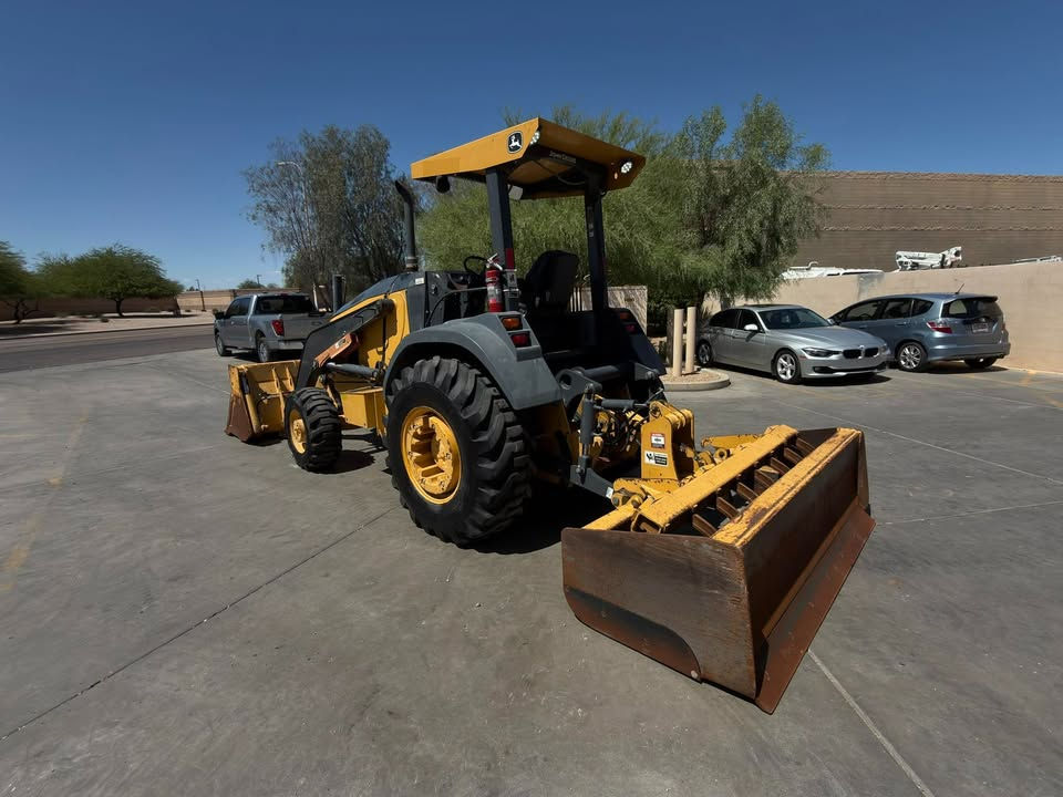Thumbnail: 2016 John Deere 210LEP Skip Loader