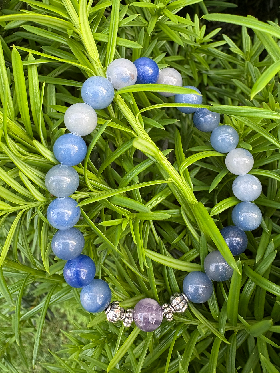Blue Aventurine bracelet, 18cm in size. 
