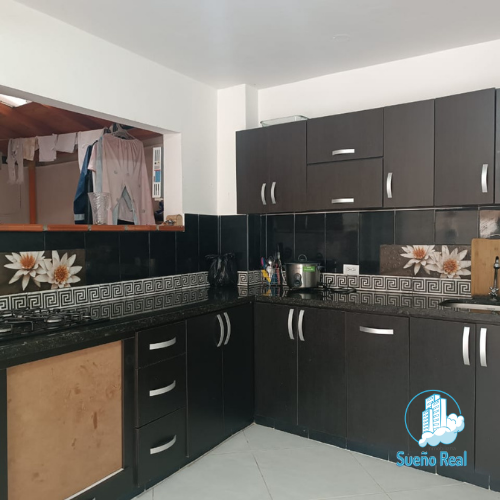 Miniatura: APARTAMENTO EN EL ROSALPI PRIMER PISO, EXCELENTE UBICACIÓN Y CERCA AL PARQUE