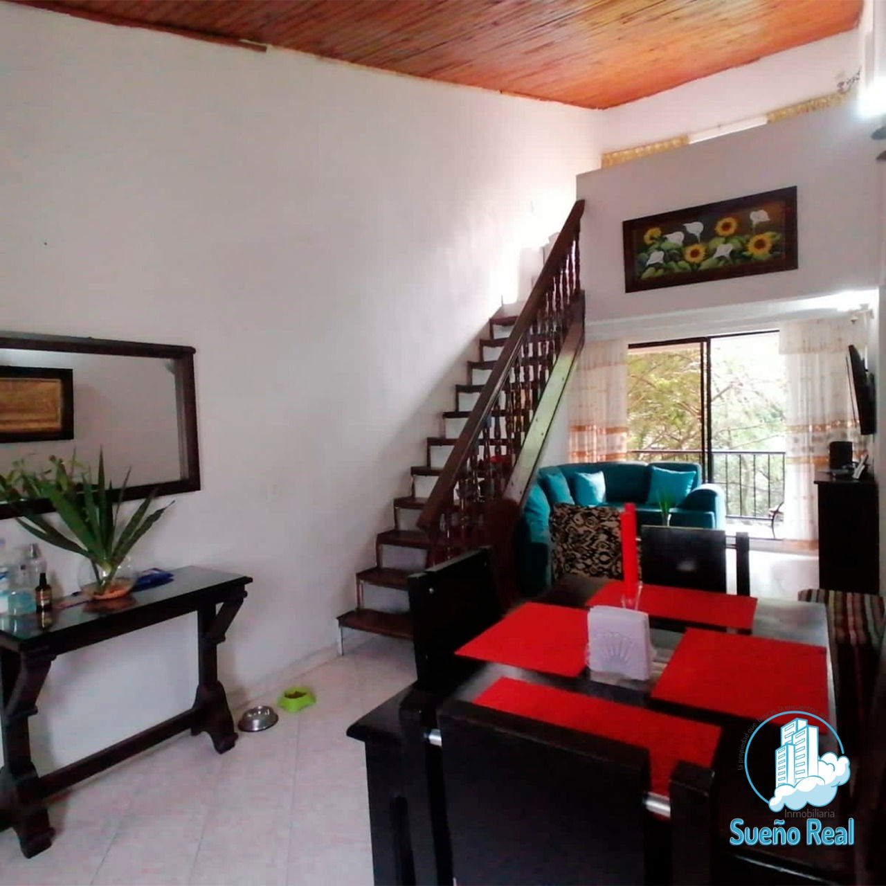 AMPLIO APARTAMENTO EN NIQUIA CERCA A LA ESTACIÓN Y ÉXITO. MÁS DE 100 MTS