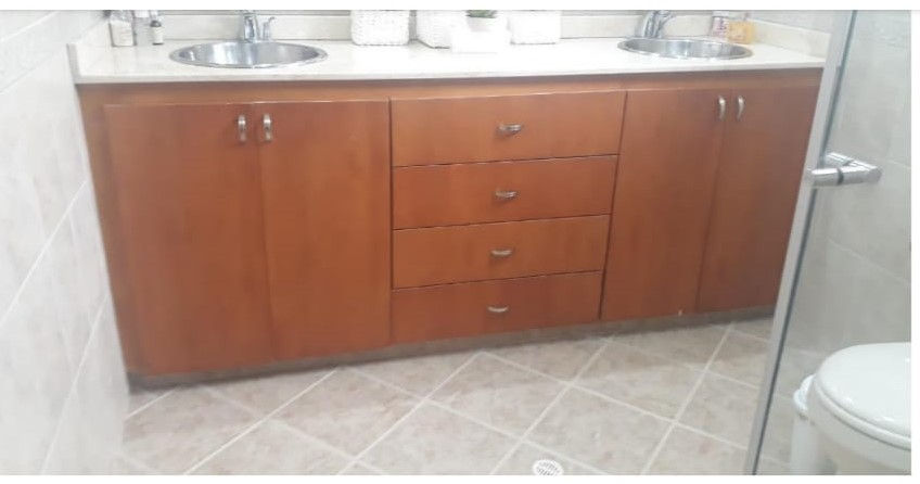 Miniatura: CASA 2 DO PISO CON GARAJE PRIVADO EN NOGAL DE LOS ALMENDROS