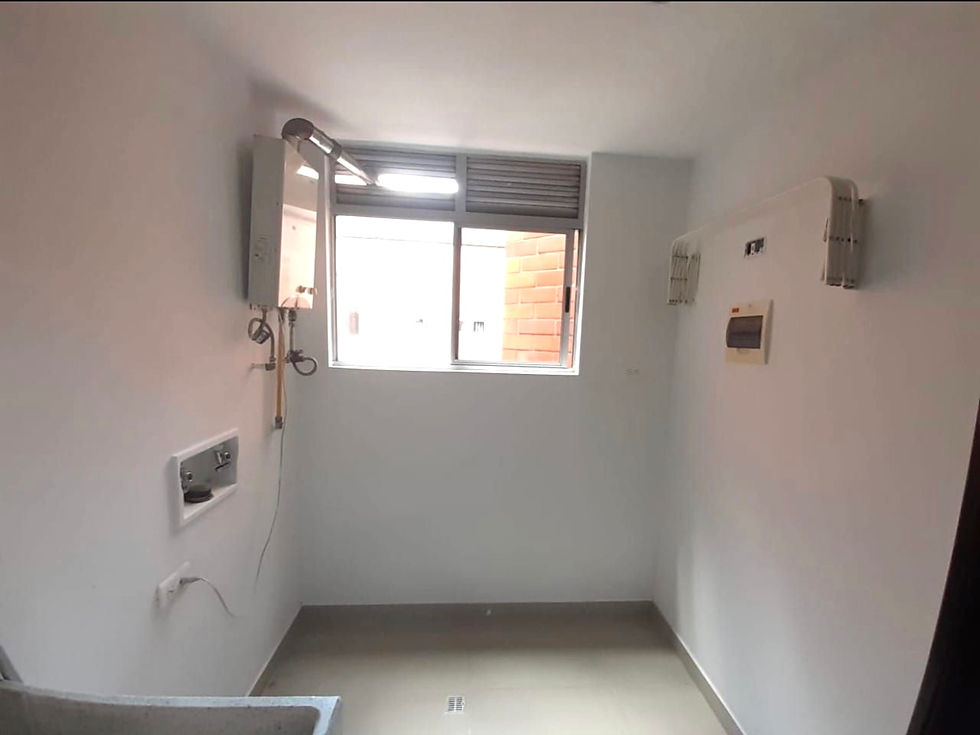 Miniatura: Amplio Apartamento en Envigado Sector Cumbres en Excelente Ubicación y Acabados