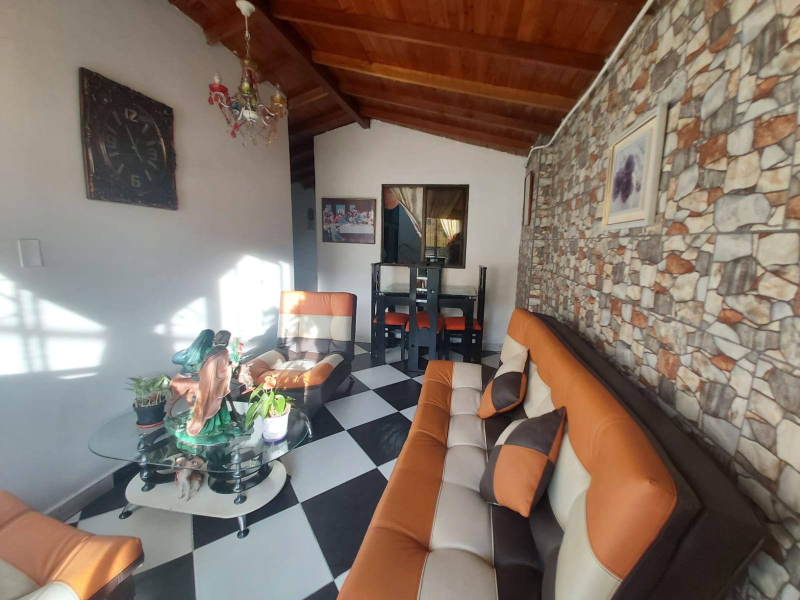 APARTAMENTO EN NIQUIA PARTE BAJA A 7 MINUTOS DEL PARQUE DE BELLO Y ESTACIÓN