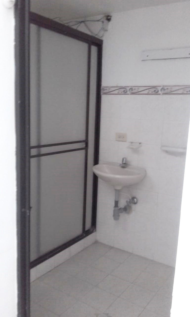 Miniatura: APARTAMENTO EN EL PARQUE DE BELLO SIRVE COMO APTO UOFICINA