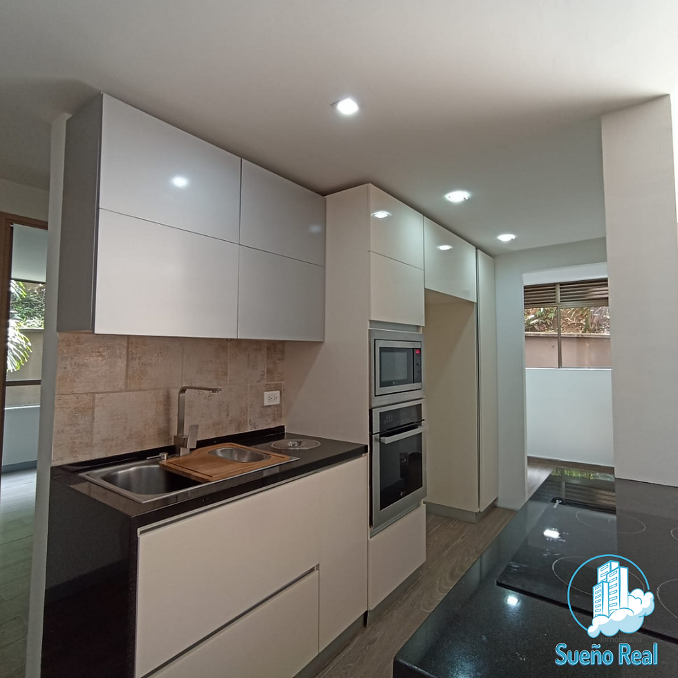 Miniatura: HERMOSO APARTAMENTO EN CASTROPOL - POBLADO ¡EXCELENTE UBICACIÓN!