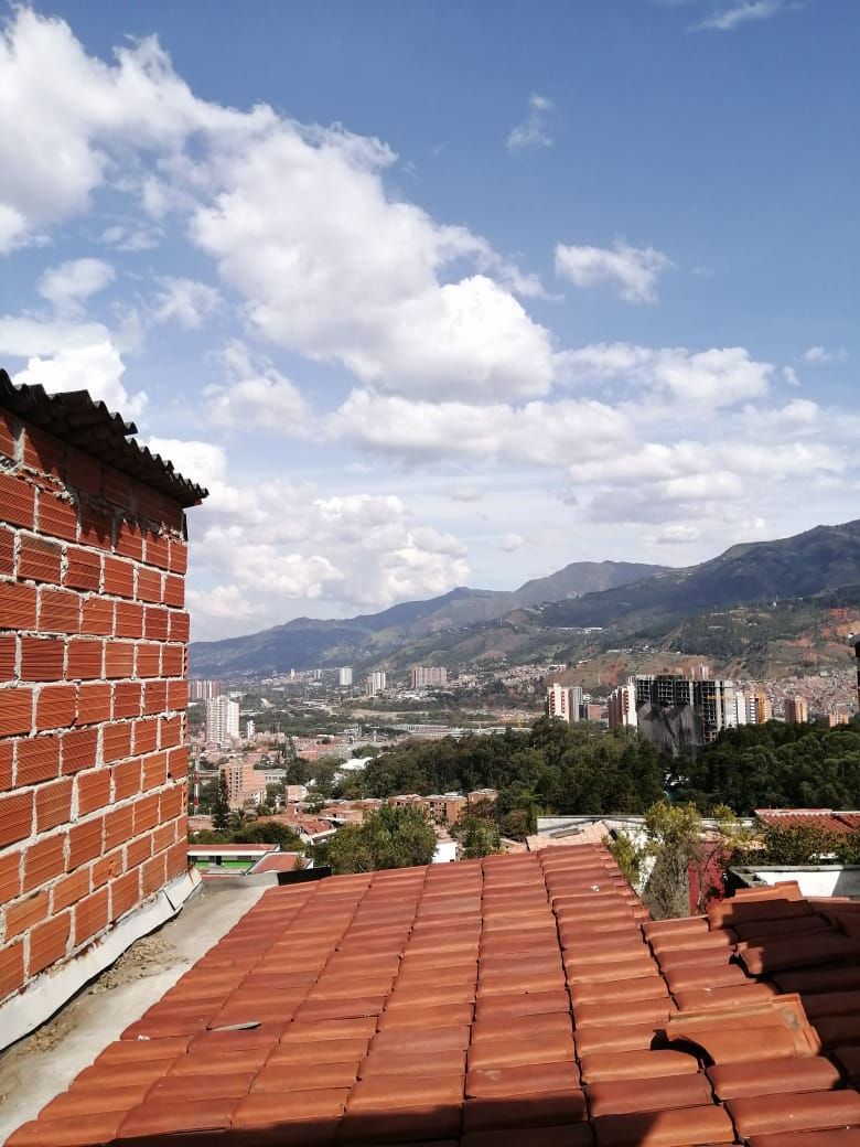 Miniatura: ¡CASA EN SERRAMONTE, ¡CON UNOS ESPACIO ACOGEDORES, 5 HABITACIONES