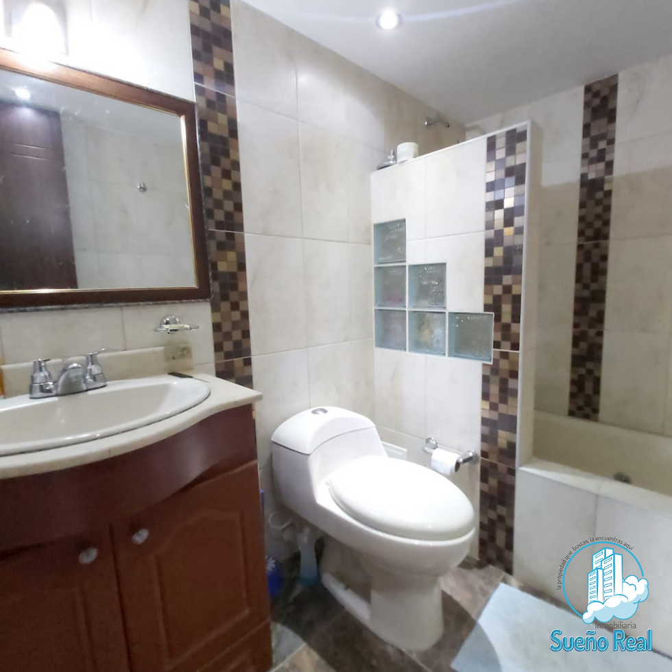 Miniatura: CASA EN NIQUIA 2 CUADRAS DEL CENTRO COMERCIAL PUERTA DEL NORTE ¡MUY CENTRAL!