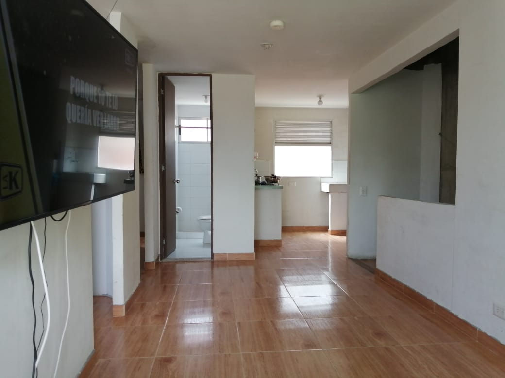 CASA CON PLANCHA EN SAN GABRIEL / UNIDAD CERRADA, !MUY BUEN FUTURO!