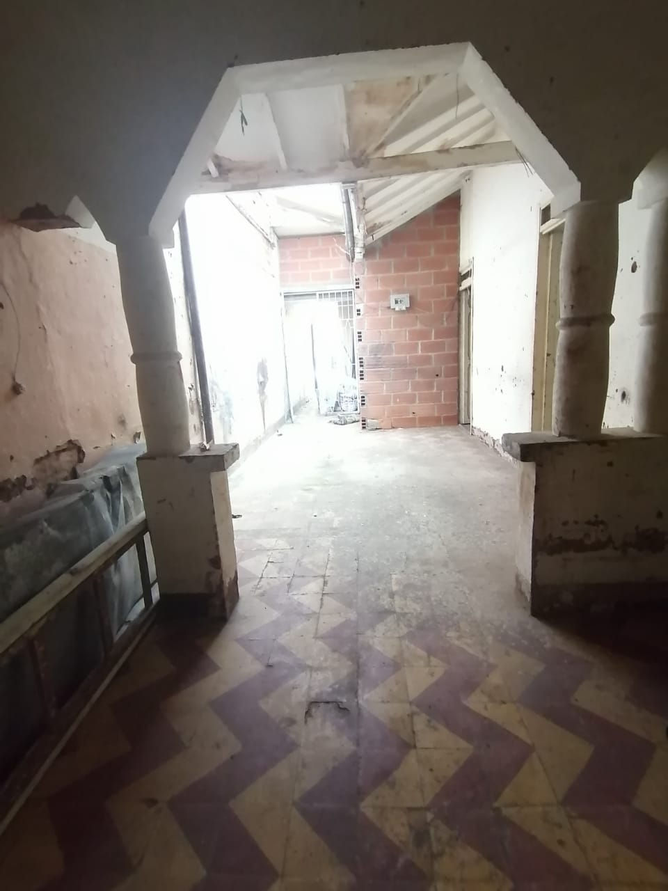 Miniatura: CASA LOTE O CASA ANTIGUA CERCA AL PARQUE DE BELLO