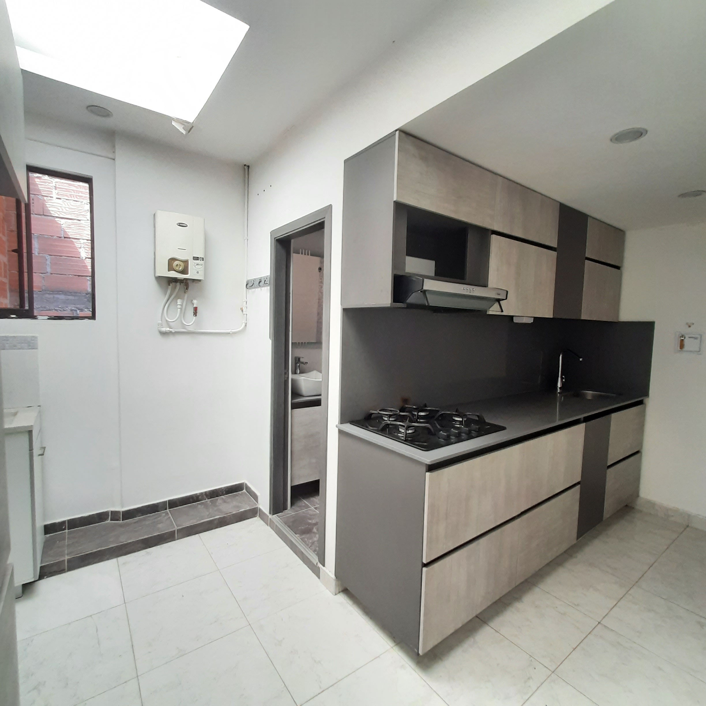 LINDO APARTAMENTO EN FLORENCIA TOTALMENTE TERMINADO, MUY BUEN PUNTO.