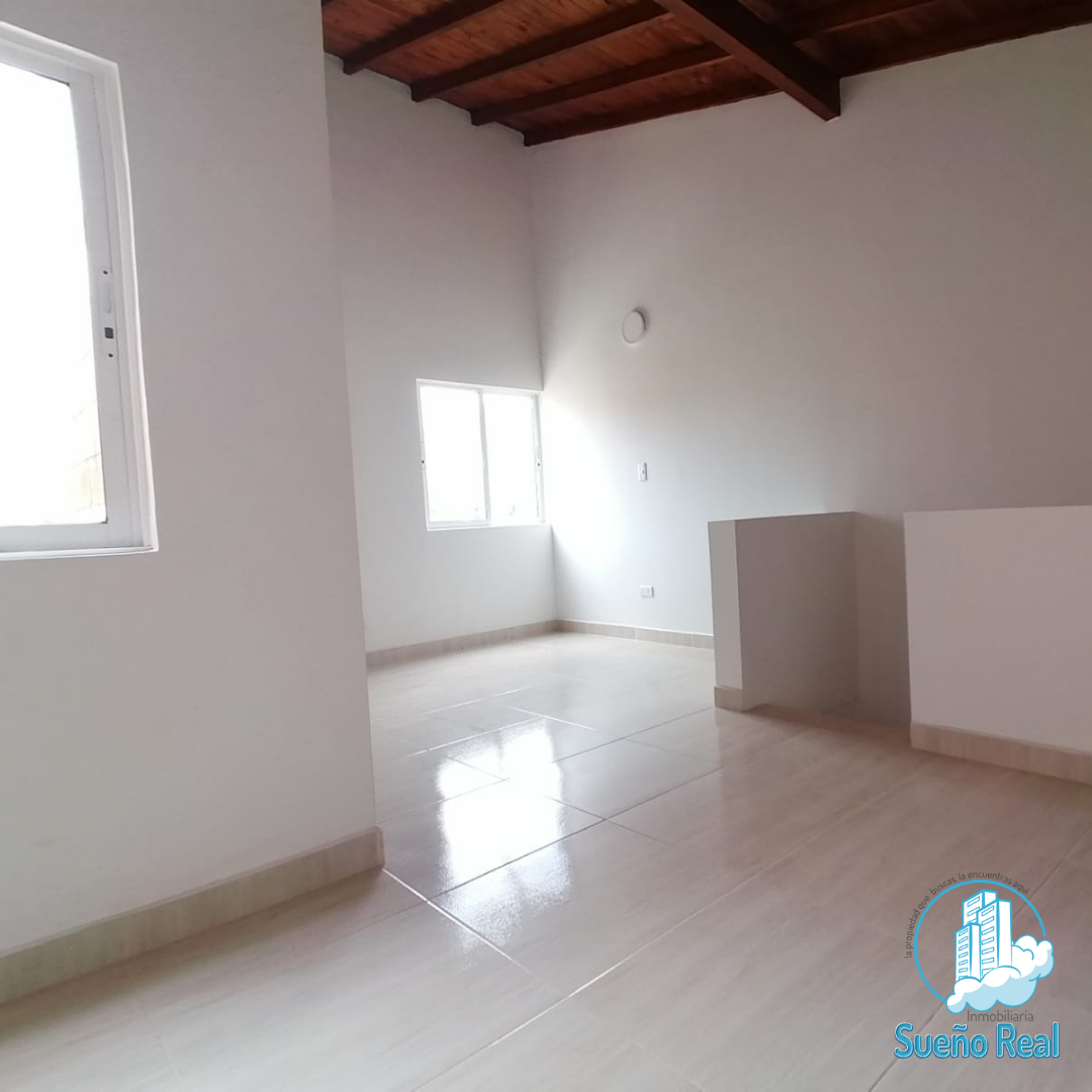 APARTAMENTO EN NIQUIA AL FRENTE DEL CENTRO COMERCIAL PUERTA DEL NORTE.