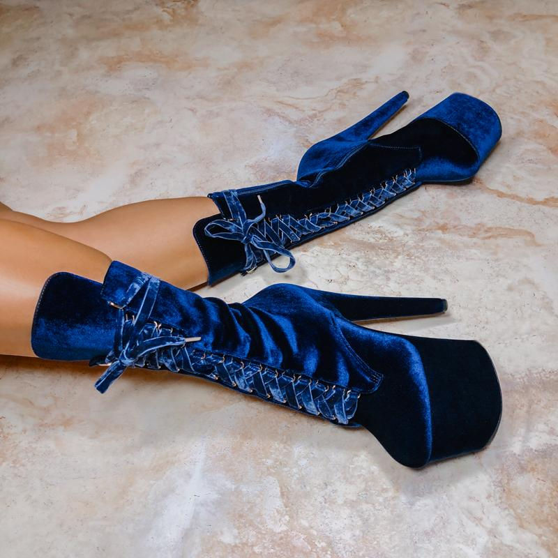 BABYDOLL VELVET BOOT