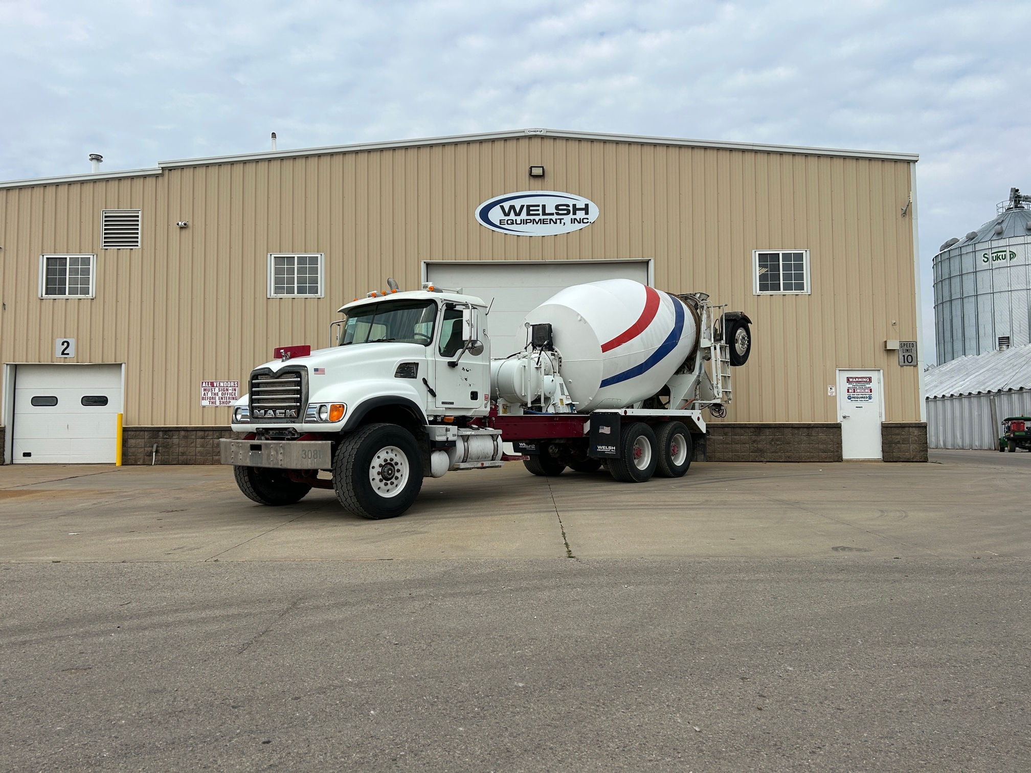(2) - 2007 Mack CV713 w/ 11 yd McNeilus BridgeMaster Mixer