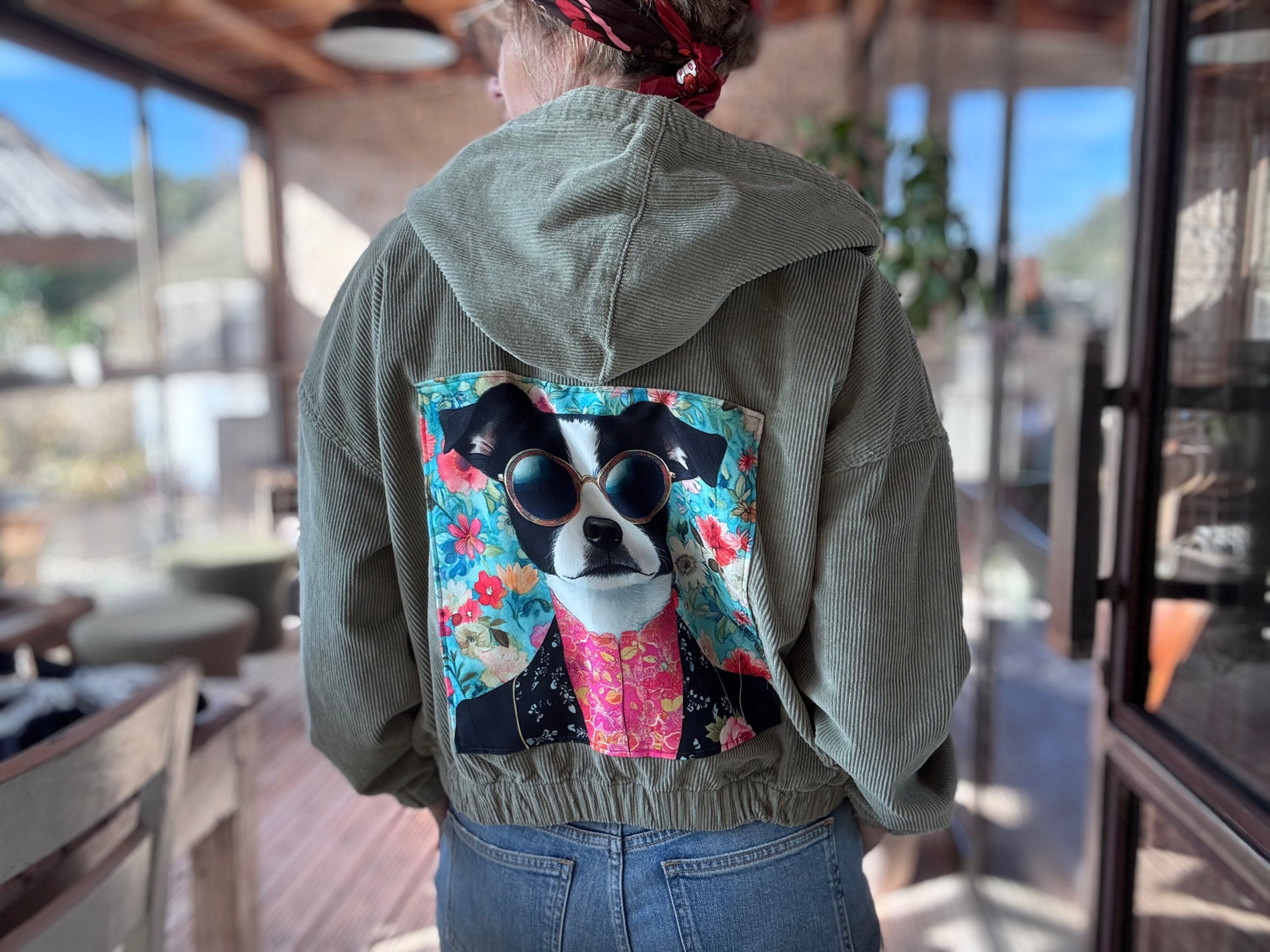 Veste seconde main customisée CHIEN– création LDKORSHOP