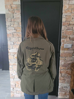 veste militaire customisée avec peinture