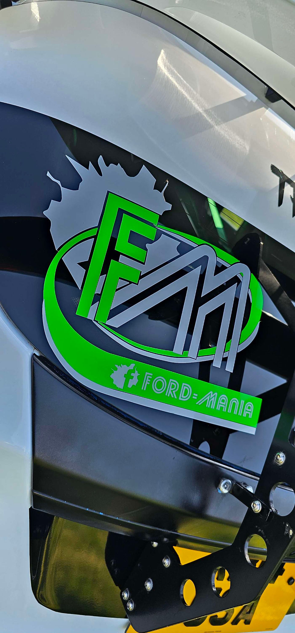 Miniaturbild: Rear Window Graphic - 12"x12"