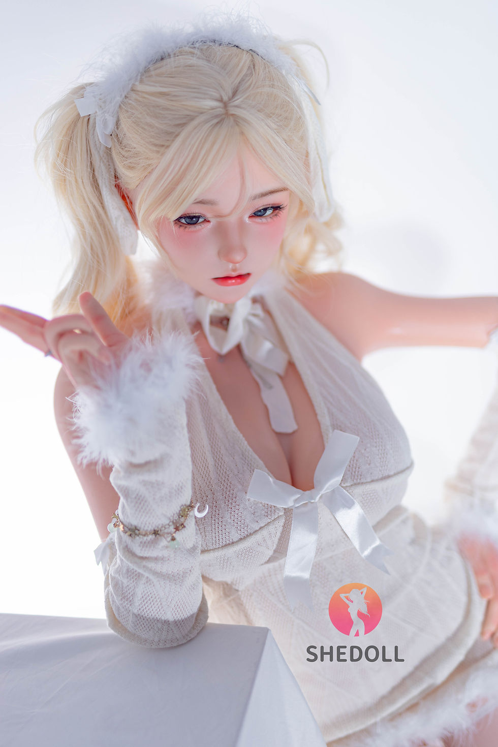 縮圖：江小婉｜BJD 風高質感妝容 × 雙馬尾的甜美誘惑