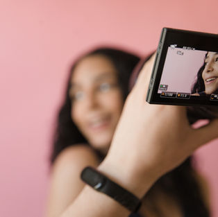 Why Professional Teeth Whitening Is Essential for Influencers