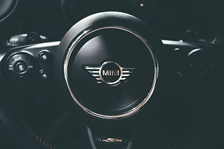 black-mini-cooper-steering-wheel-2127045