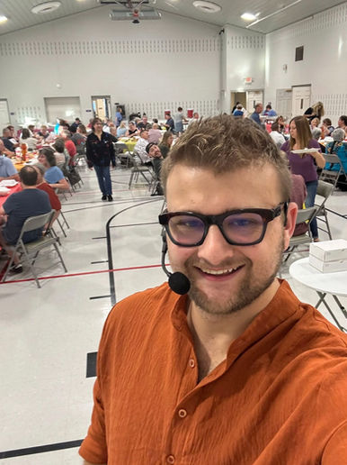 Agency founder giving the keynote address to a crowd at a community fundraiser for L.I.F.T. in Greater Cleveland.