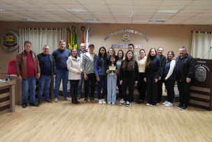 Câmara De Vereadores de Aratiba entrega Moção de Aplausos a Atleta Aratibense Patricia Isabeli Tonkiel.