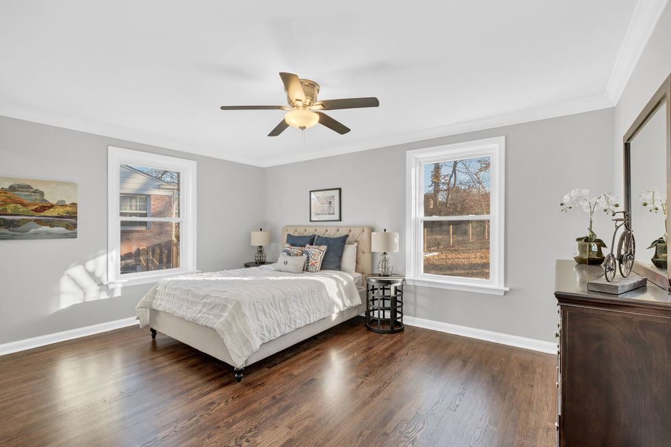 940 Golf Course Drive, University City, MO 63132-23