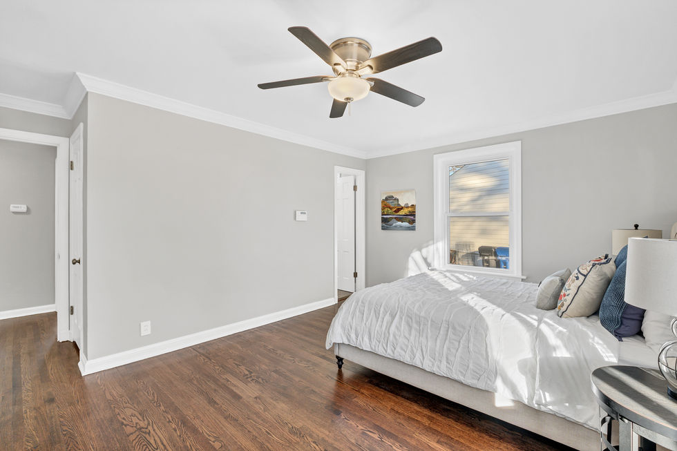 940 Golf Course Drive, University City, MO 63132-24
