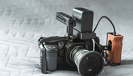 Professional_Video_Camera_For_Filmmaking_original_1225075.jpg