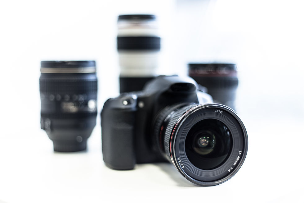 DSLR_Camera_And_Lenses_original_450317.jpg