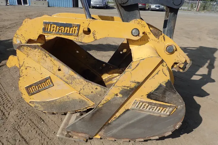 2021 John Deere 135GLC Hydraulic Excavator. Bucket