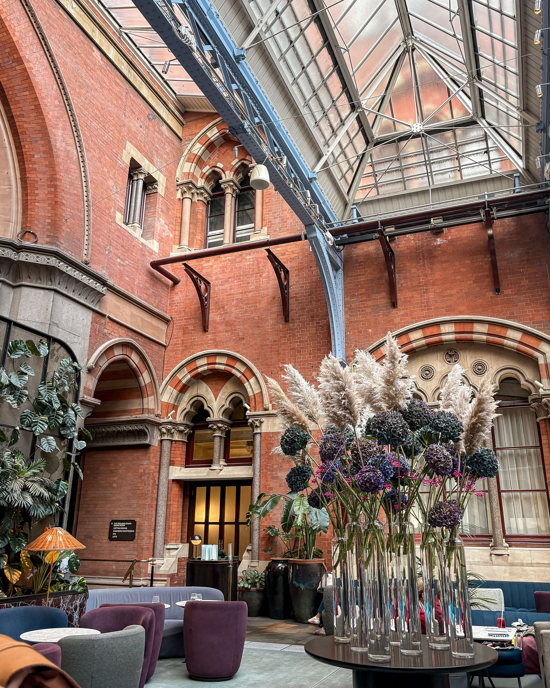 St. Pancras Entryhall