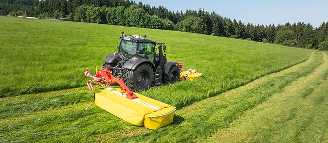 NOVACAT_F_3100_OPTICURVE_NOVACAT_352_Valtra_D_97_SAT.jpg