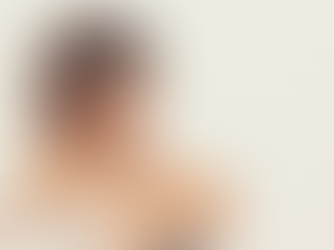 young woman sitting - Are my Symptoms related to my High Sensitivity?