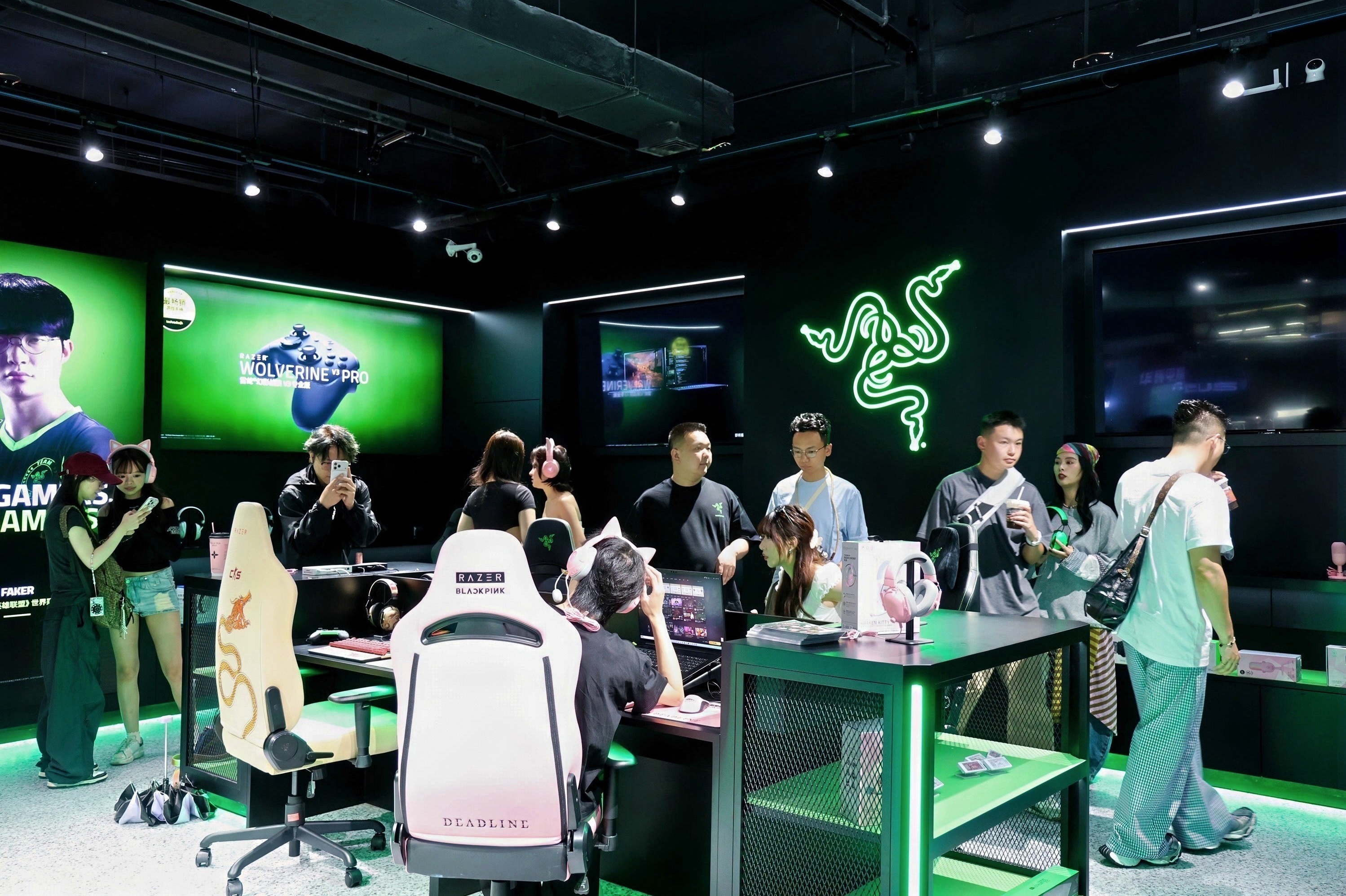 RazerStore Chongqing execution photograph