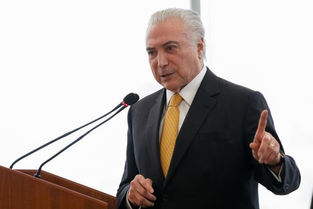 Temer desiste de candidatura e anuncia apoio a Henrique Meirelles
