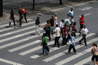 Início das multas para pedestres e ciclistas no Brasil é adiado para 2019