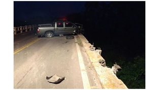 Condutora sofre acidente com camionete em ponte na RSC-287