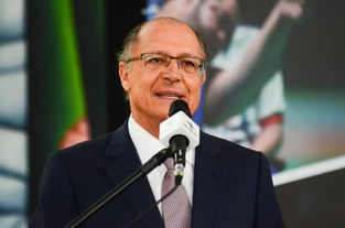 Em votação simbólica, DEM aprova apoio ao PSDB nas eleições presidenciais