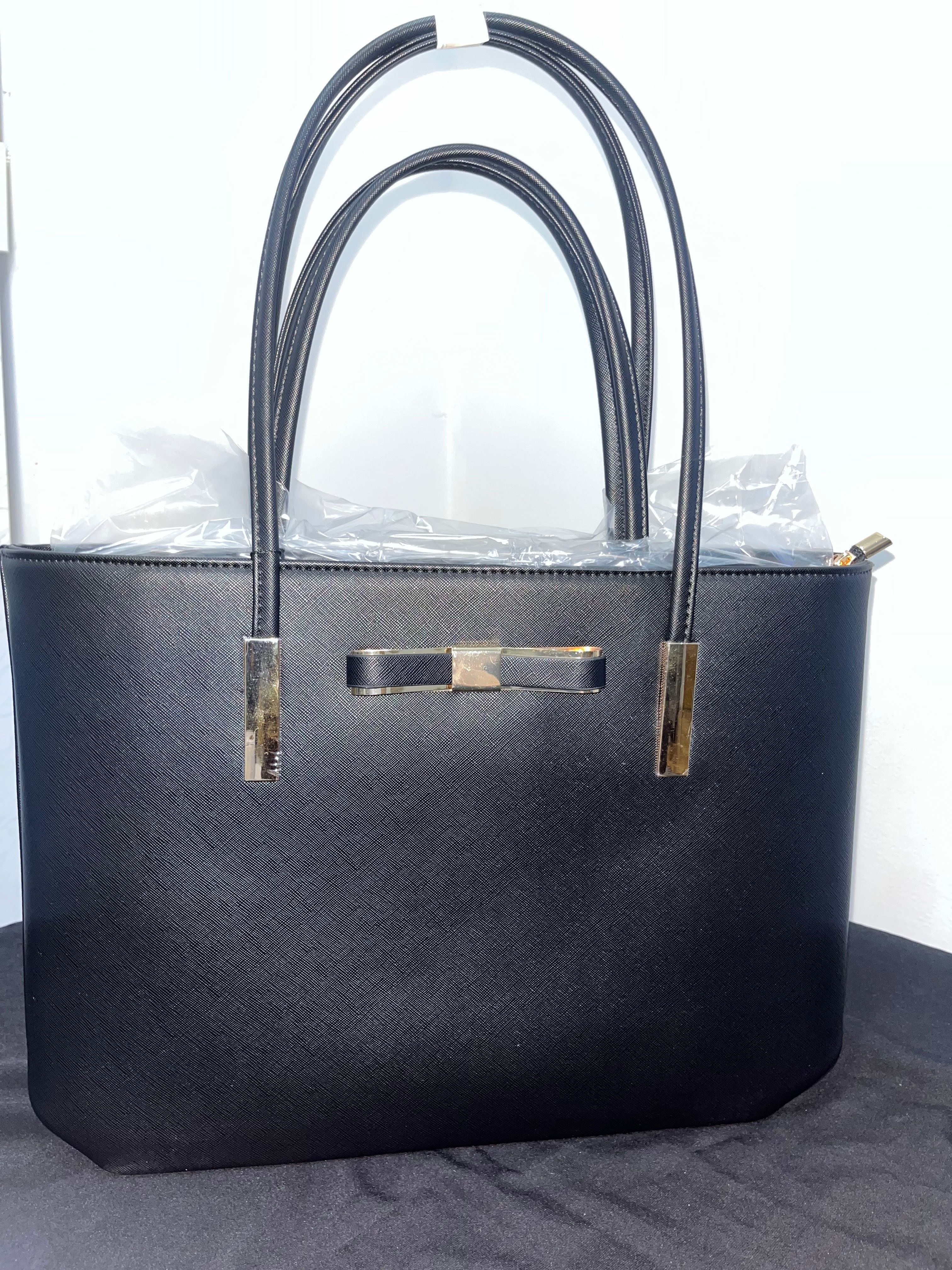 lack Structured Tote Bag with Gold Hardware – Elegant Work & Everyday Handbag