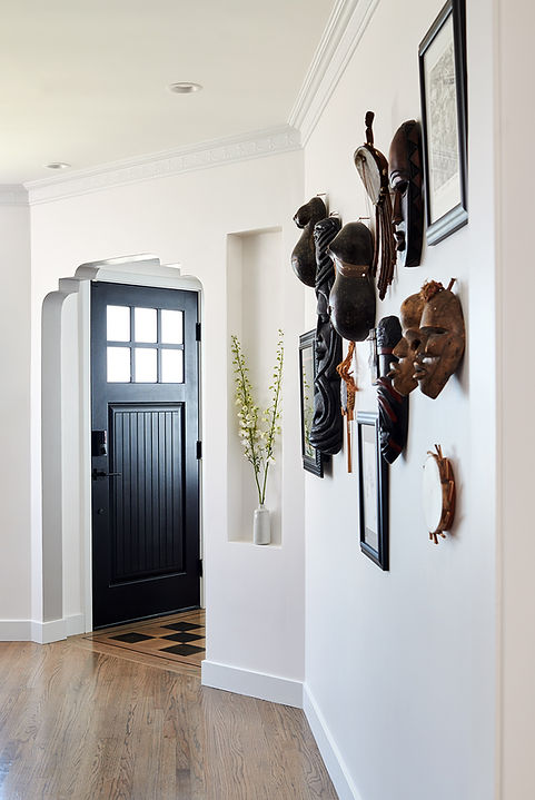 Entry and Gallery Wall in Los Angeles, California