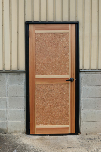Kikuzu Cedar Door | 森庄銘木産業株式会社｜山なら森庄