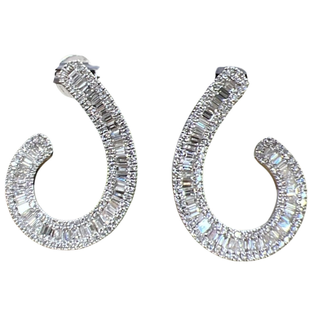 "LIMA" Baguette Diamond Earrings
