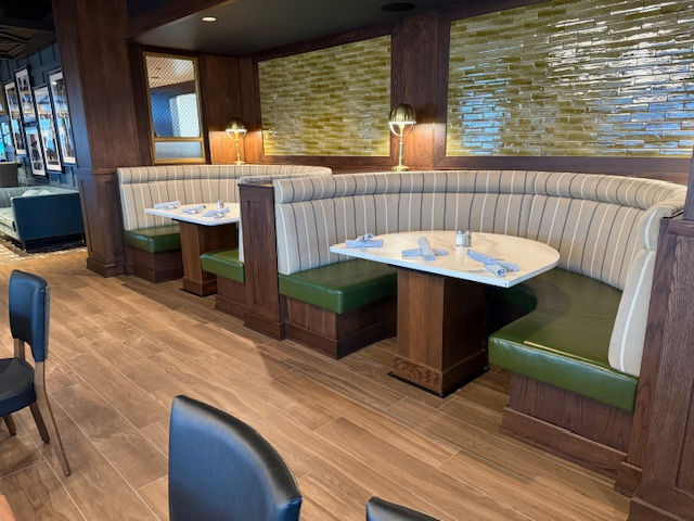 Noble Bar & Restaurant
