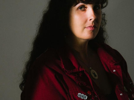 Verena Cavalcante lança seu primeiro romance de horror – e já escolheu Bragança como cenário das próximas histórias 