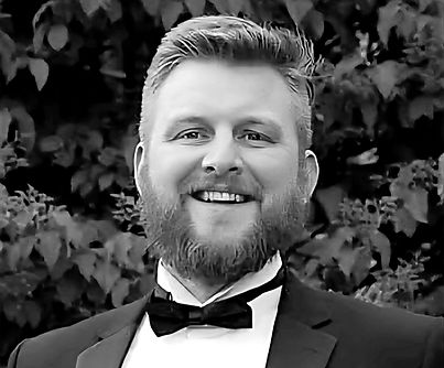 Ray Graybar headshot_edited.jpg