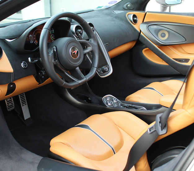 McLaren 570S Spider Autopark