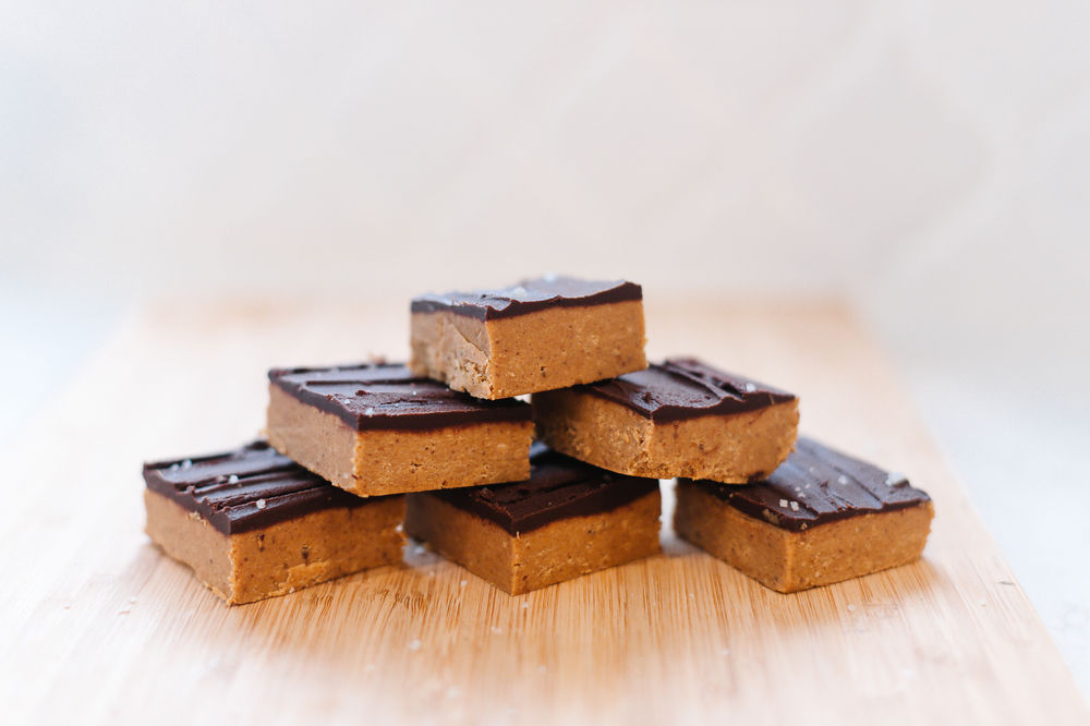 Flourless, glutenfree peanut butter bars No sugar added!