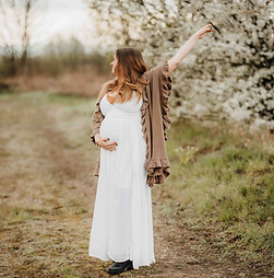 Schwangerschaft-Babybauch-Outdoor-Selbstliebe-Sichtparkeit-Fotografie-Portrait-Frau6_edite