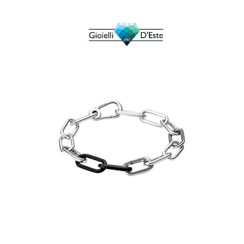 Eleva il tuo look con i riflessi del Bracciale PANDORA. Questo bracciale elegante e moderno è l'accessorio perfetto per un ou
